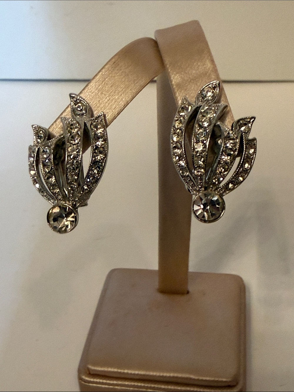 SIGNED ORA EARRINGS CLIP VINTAGE SILVER-TONE RHINESTONE SPARKLY